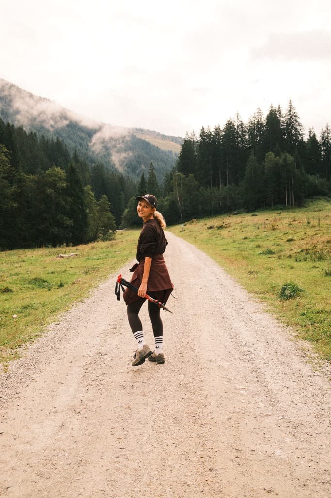 Lisa beim Wandern